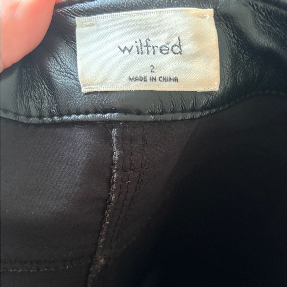 Aritzia Wilfred Free faux leather pant Size 2 - Picture 5 of 6